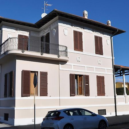 Villa Salvini Марина-ди-Пиза Экстерьер фото
